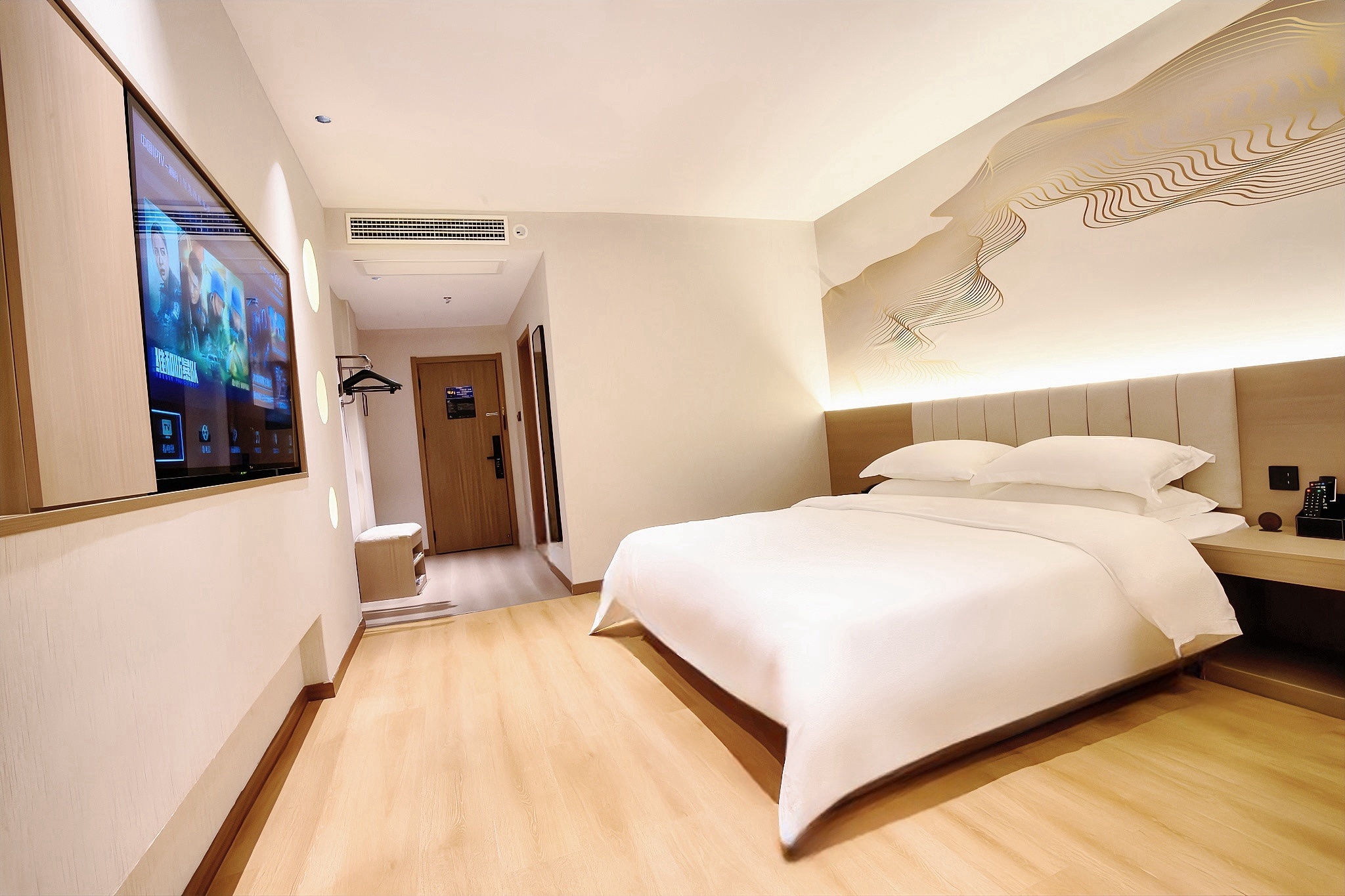 Tuke International Hotel (Fenghuang Ancient Town Tuojiang) 3*