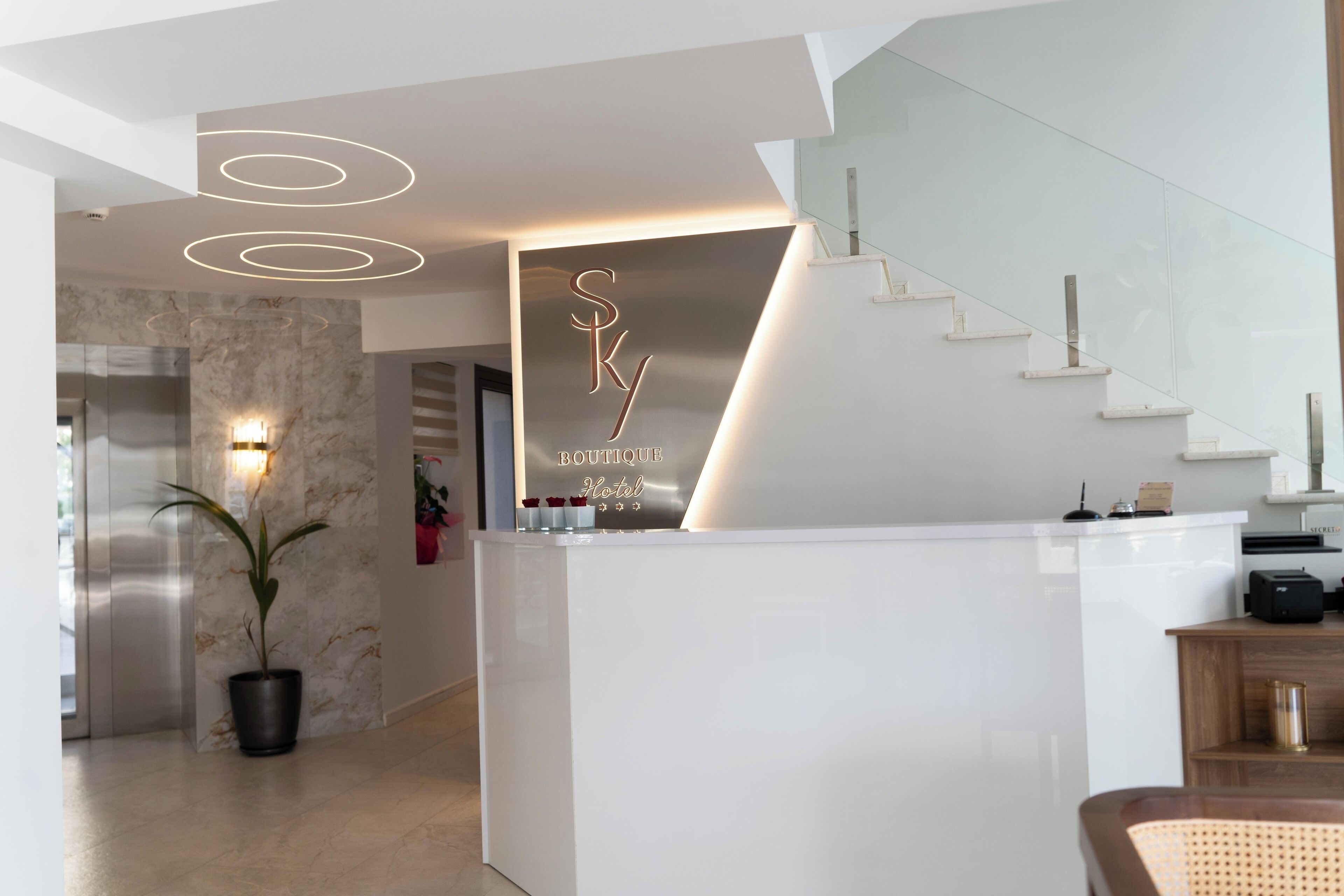 Sky Hotel 4*