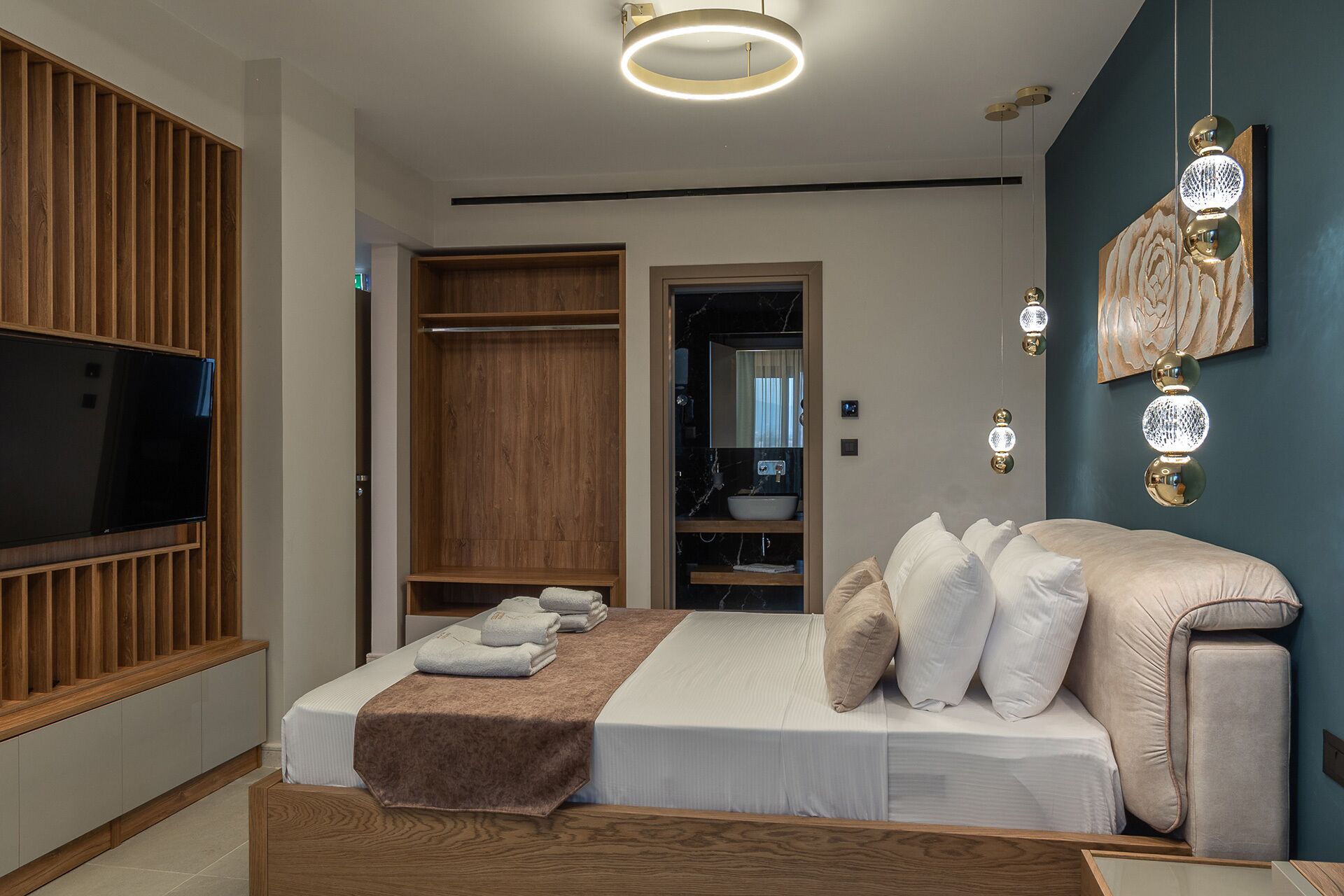 Sky Hotel 4*