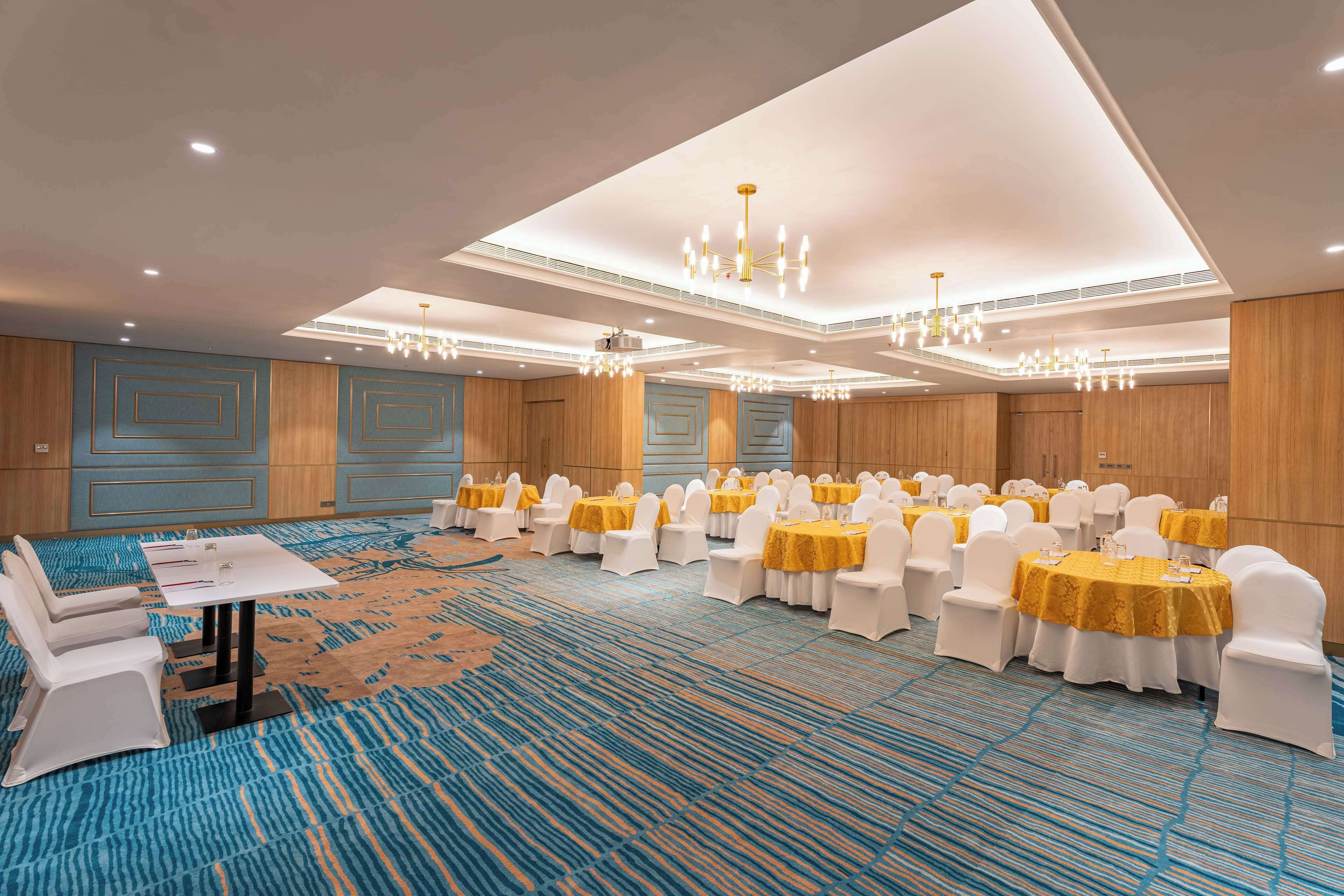 Park Inn & Suites By Radisson Thrissur East Fort 3*