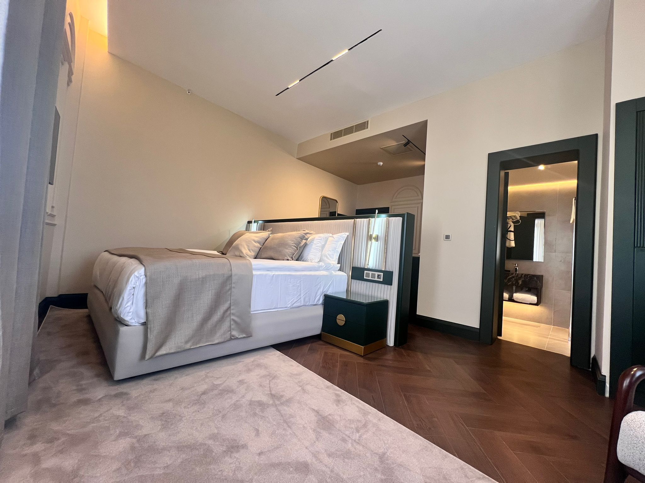 Sur Royals Hotel's 0*