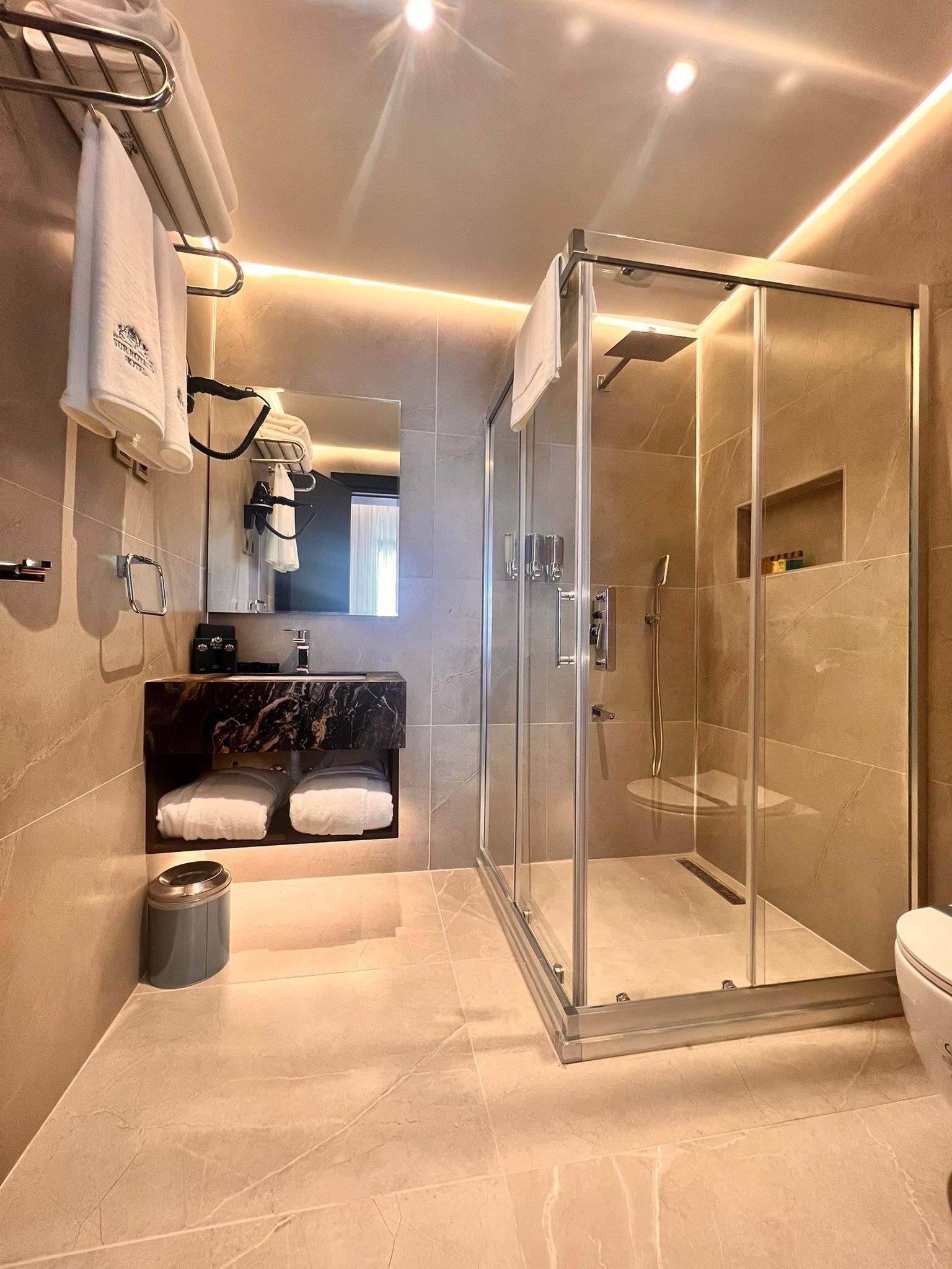 Sur Royals Hotel's 0*