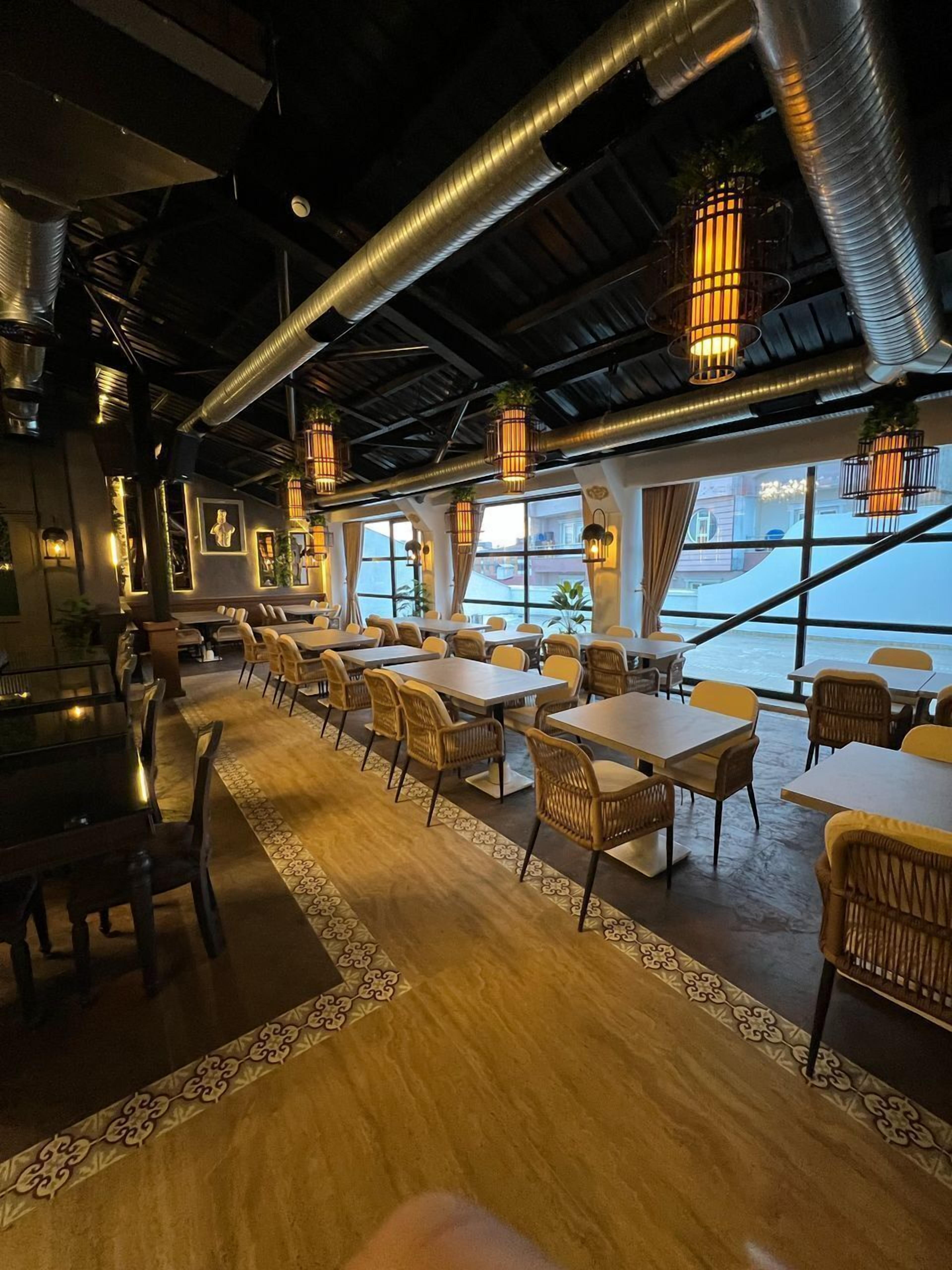ROCCIA DOWNTOWN HOTEL 3*