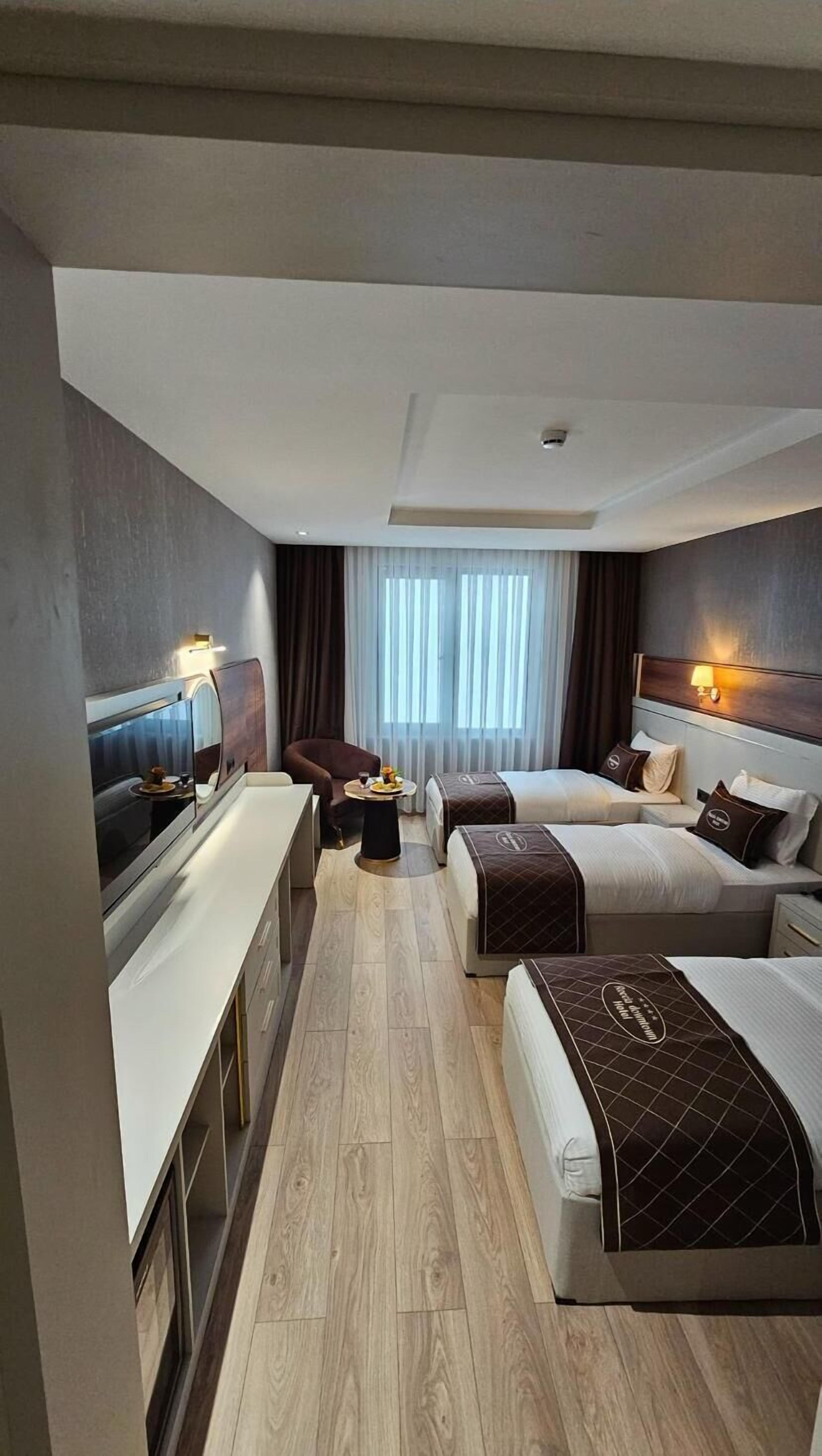 ROCCIA DOWNTOWN HOTEL 3*