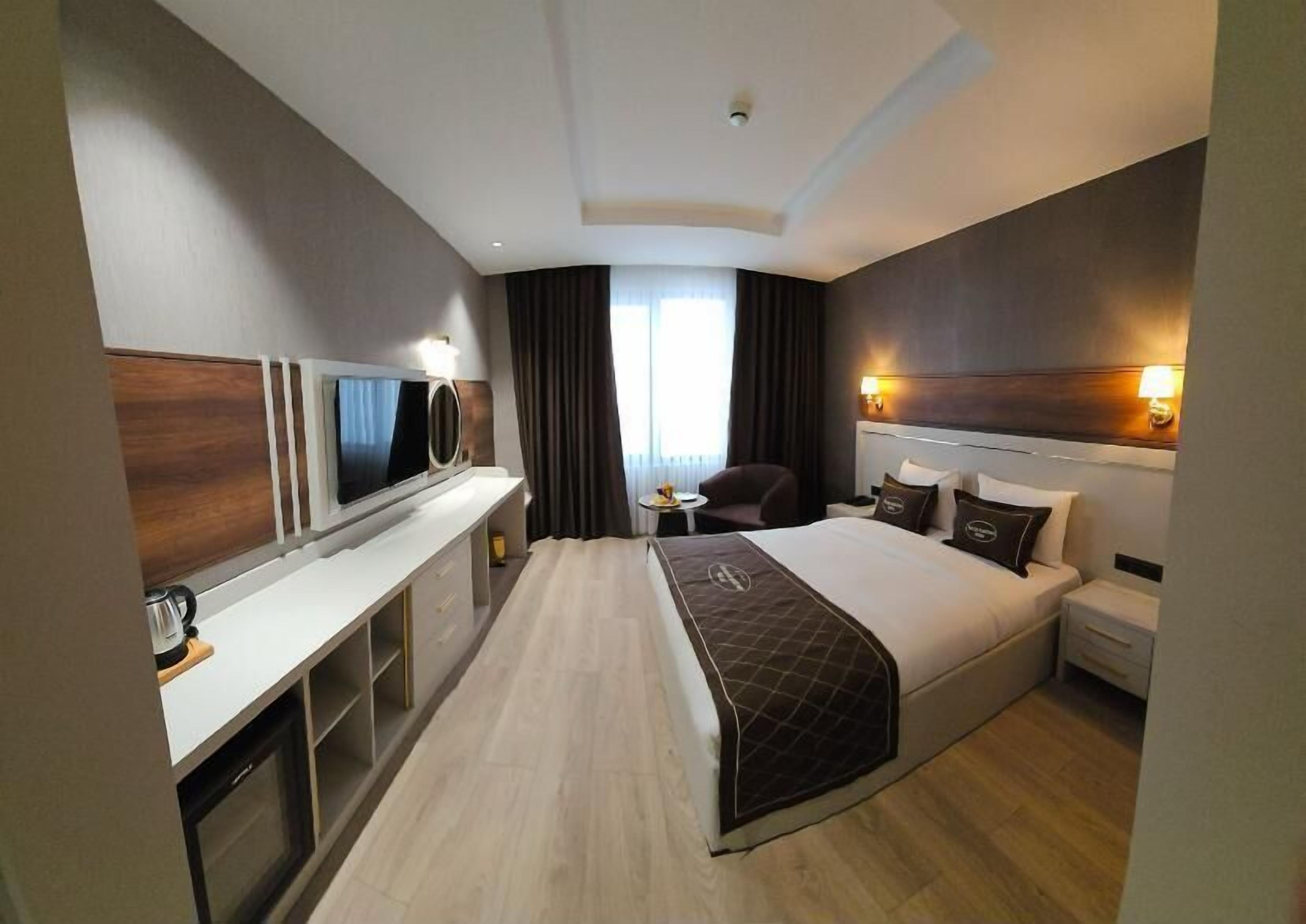 ROCCIA DOWNTOWN HOTEL 3*