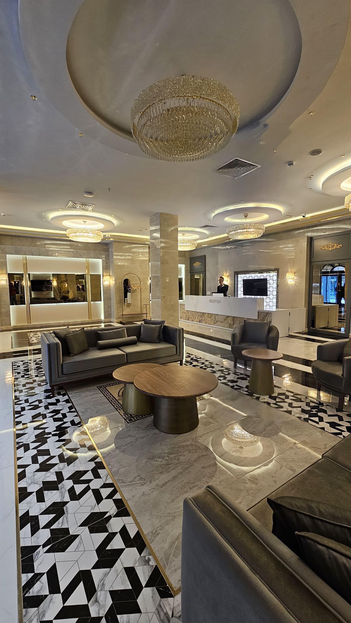 ROCCIA DOWNTOWN HOTEL 3*