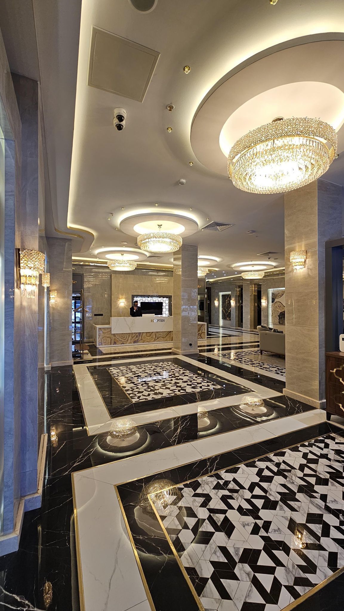 ROCCIA DOWNTOWN HOTEL 3*
