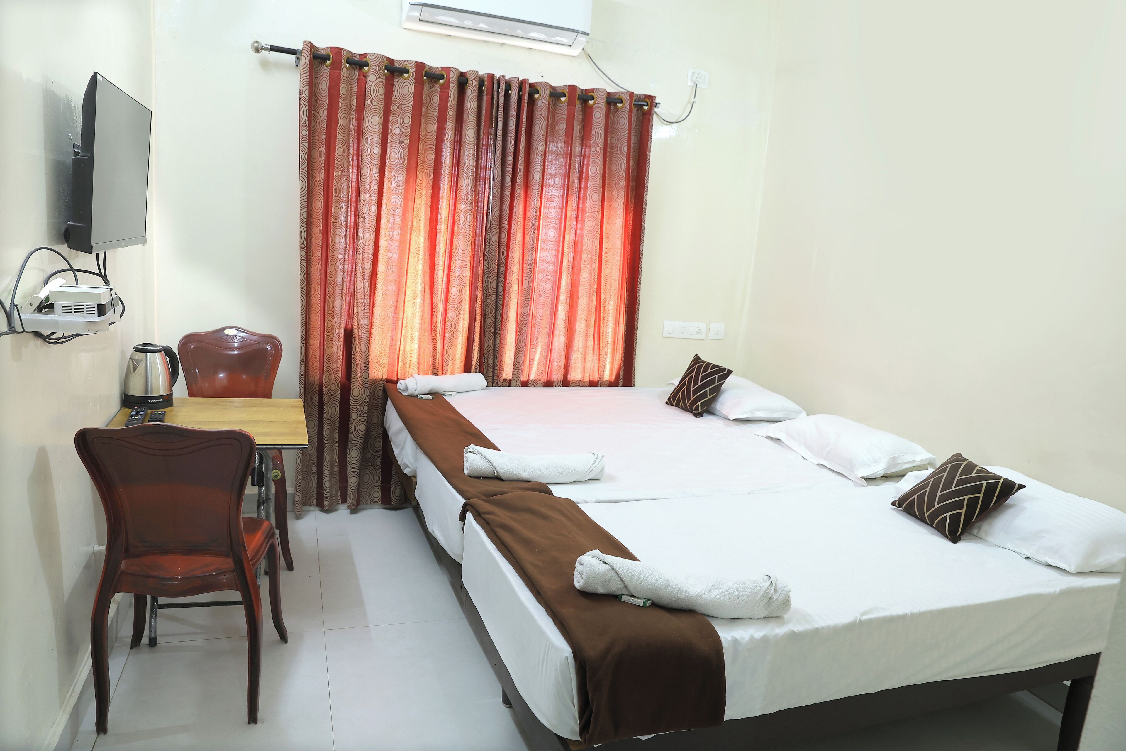 MATHA TOURIST HOME 2*
