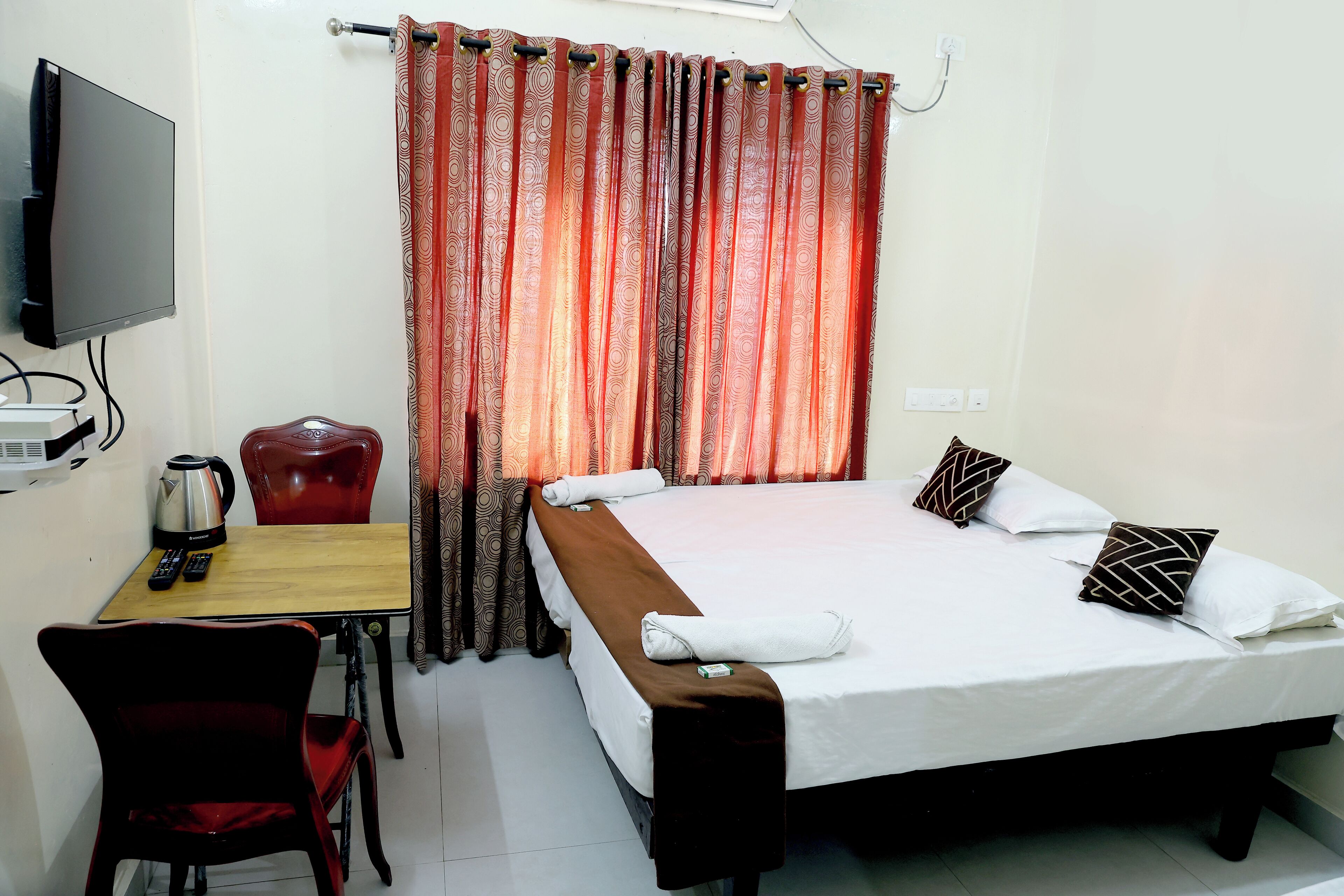 MATHA TOURIST HOME 2*