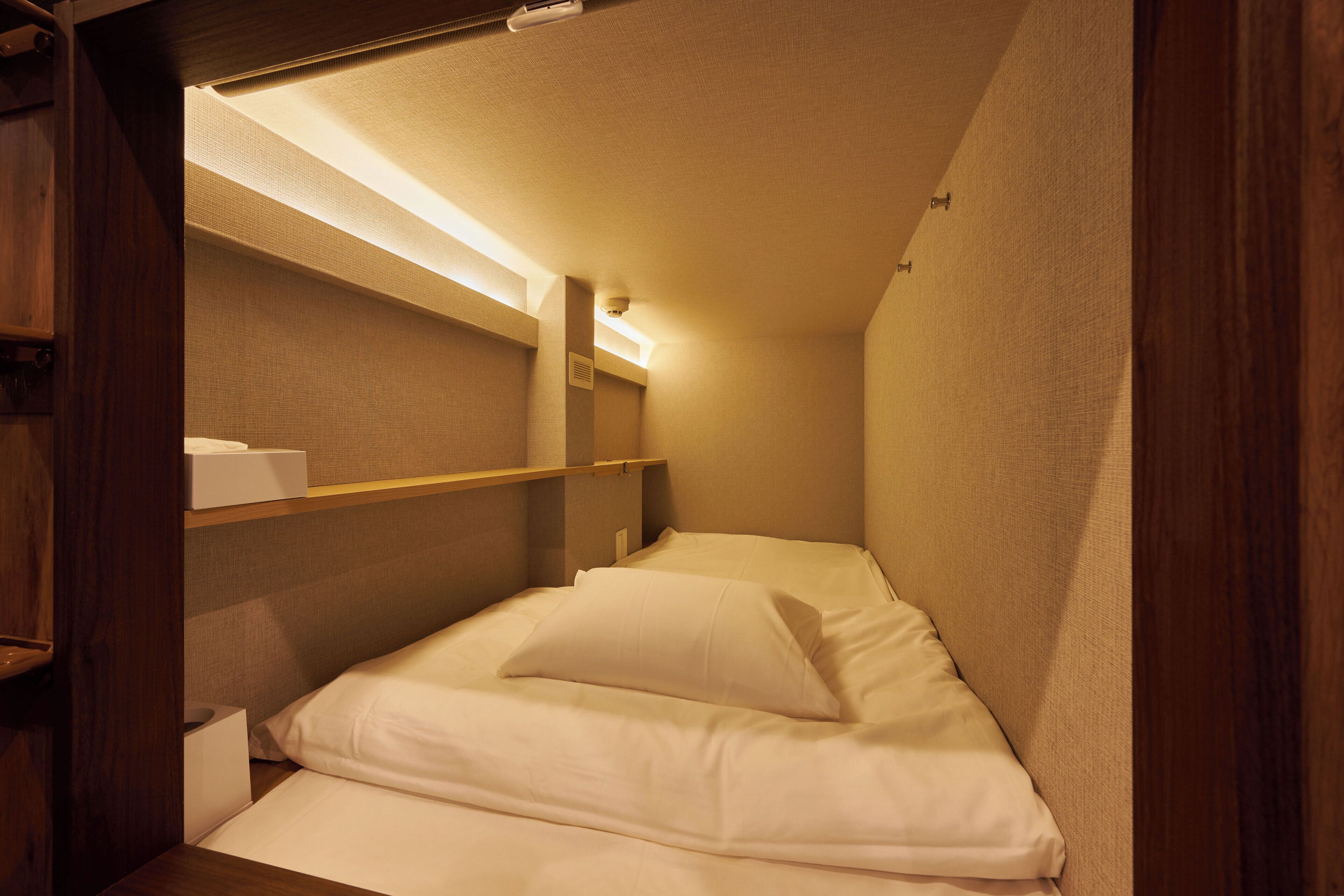 Capsule Hotel CONTINUE Nijojo-Kita 2*
