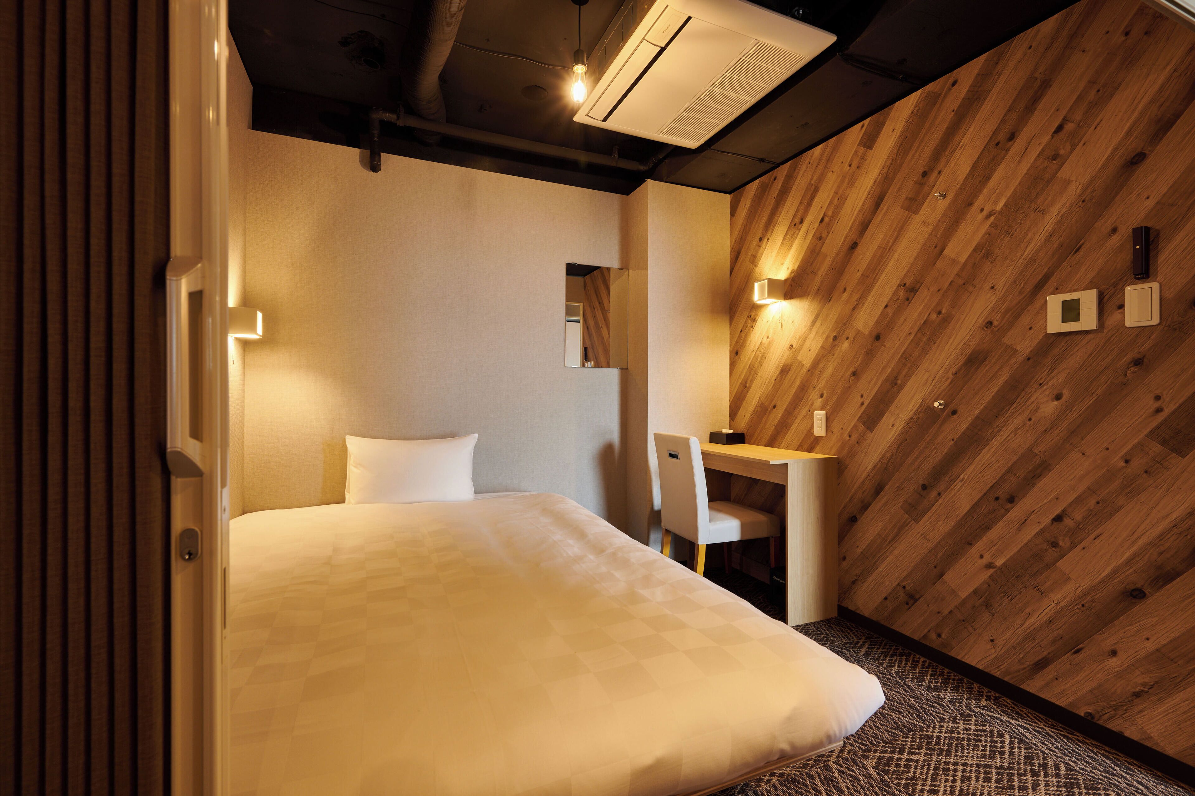 Capsule Hotel CONTINUE Nijojo-Kita 2*