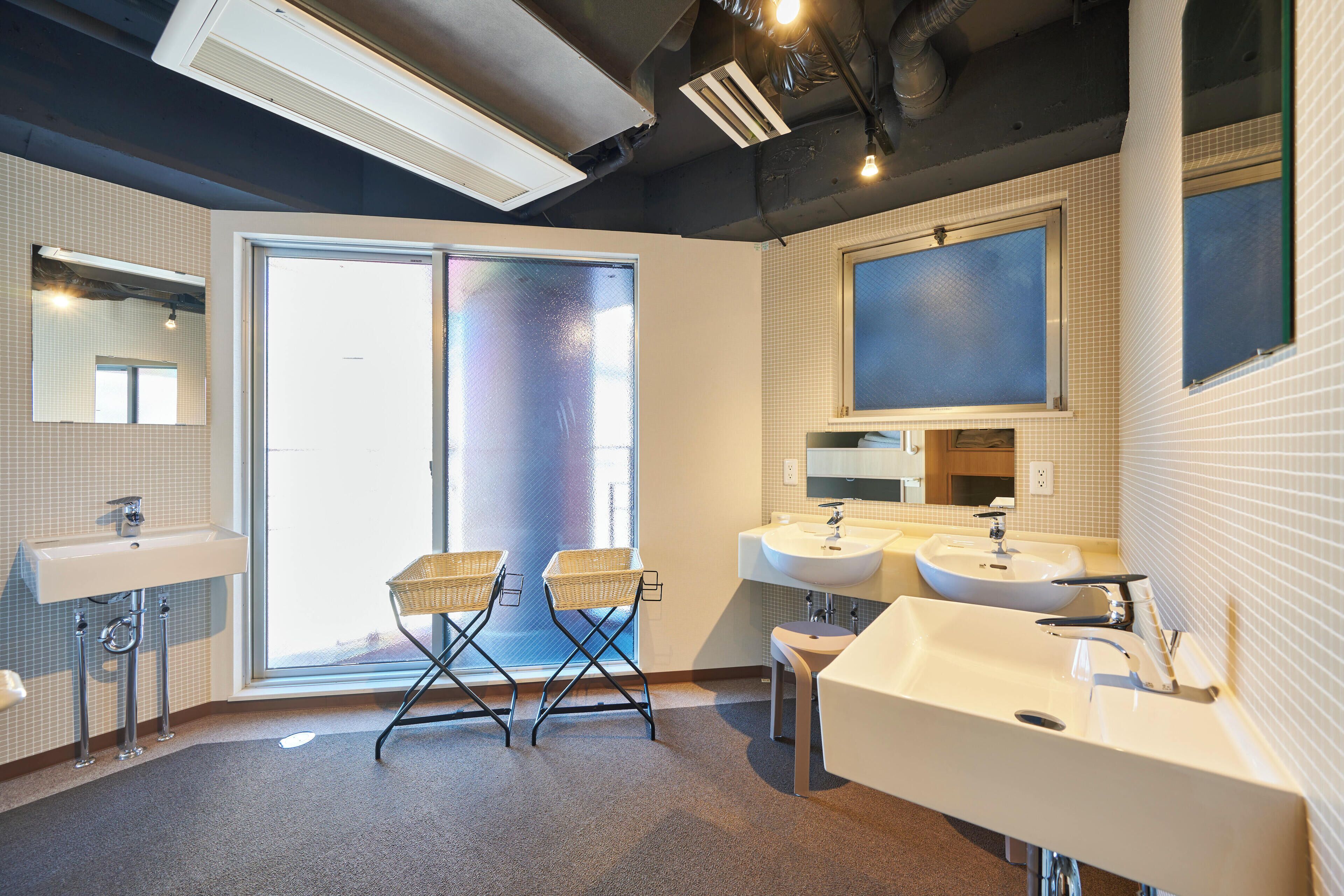 Capsule Hotel CONTINUE Nijojo-Kita 2*