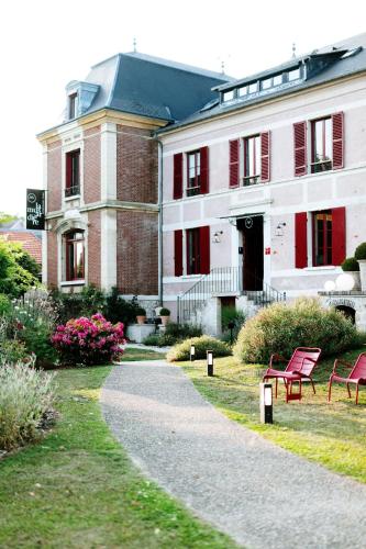 Hotel Restaurant La Musardiere 2*