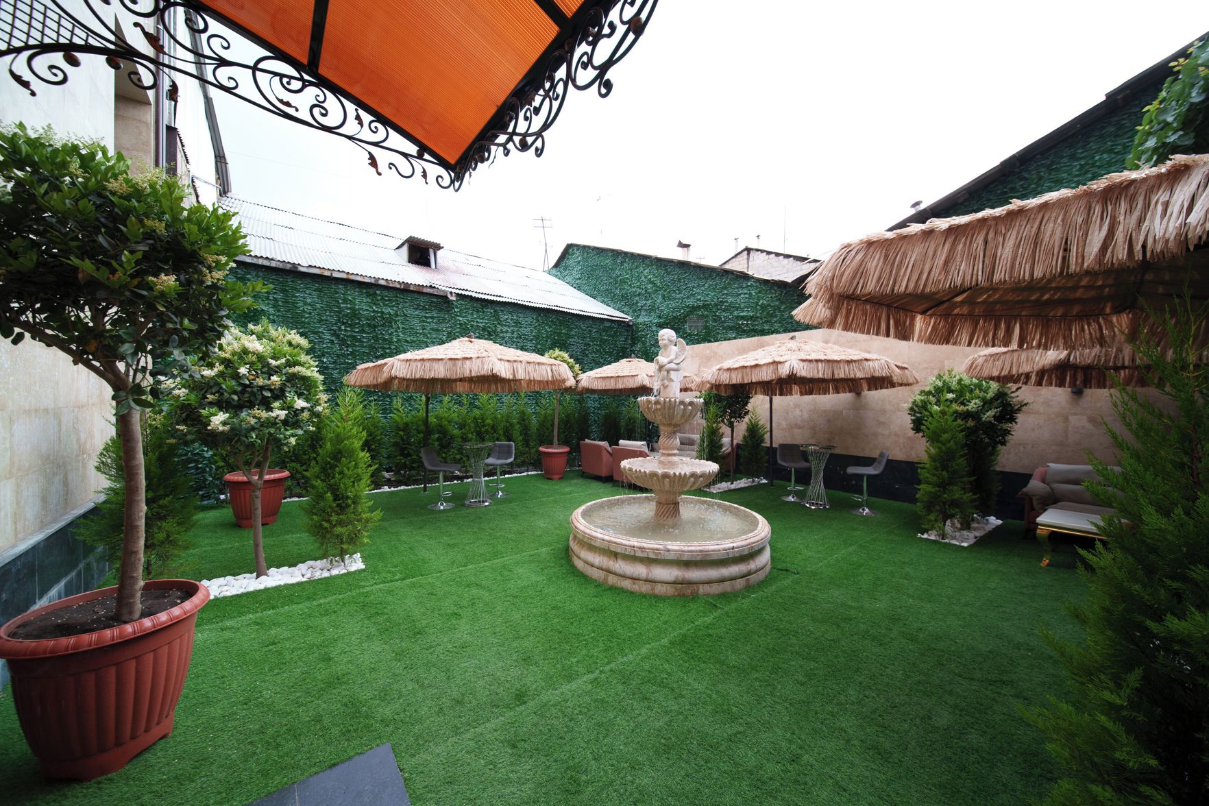 Emmanuel Hotel Yerevan 3*