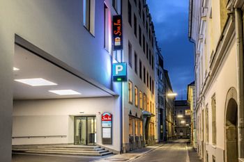 Leonardo Boutique Hotel Linz City Center 3*