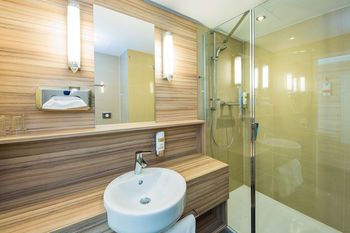 Leonardo Boutique Hotel Linz City Center 3*