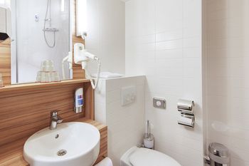 Leonardo Boutique Hotel Linz City Center 3*