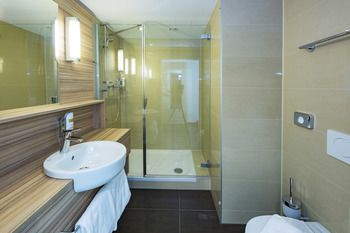 Leonardo Boutique Hotel Linz City Center 3*