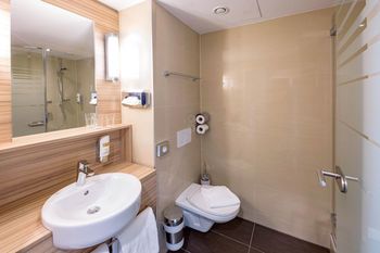 Leonardo Boutique Hotel Linz City Center 3*