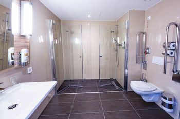 Leonardo Boutique Hotel Linz City Center 3*