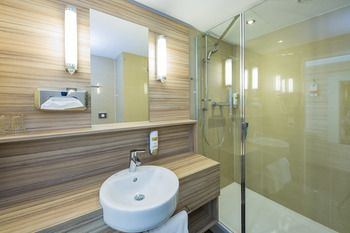 Leonardo Boutique Hotel Linz City Center 3*