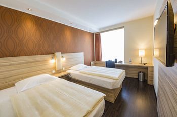 Leonardo Boutique Hotel Linz City Center 3*