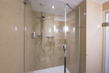 Leonardo Boutique Hotel Linz City Center 3*