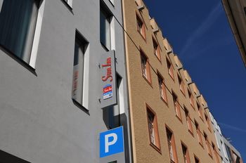 Leonardo Boutique Hotel Linz City Center 3*