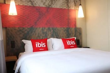 Ibis Hotel (Shanghai New International Expo Center FangDian Road Subway Station) 3*