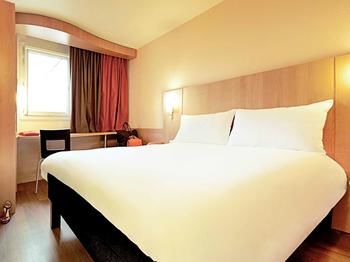 Ibis Hotel (Shanghai New International Expo Center FangDian Road Subway Station) 3*