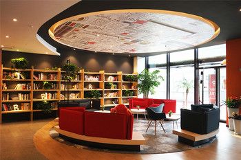 Ibis Hotel (Shanghai New International Expo Center FangDian Road Subway Station) 3*