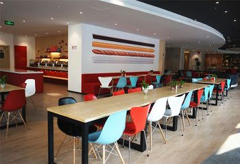 Ibis Hotel (Shanghai New International Expo Center FangDian Road Subway Station) 3*