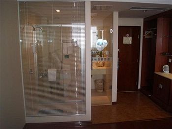 GreenTree Hotel (Yancheng High-Speed Railway Station Shuijie) 2*