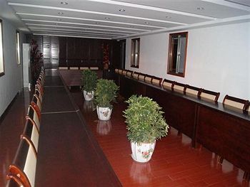 GreenTree Hotel (Yancheng High-Speed Railway Station Shuijie) 2*