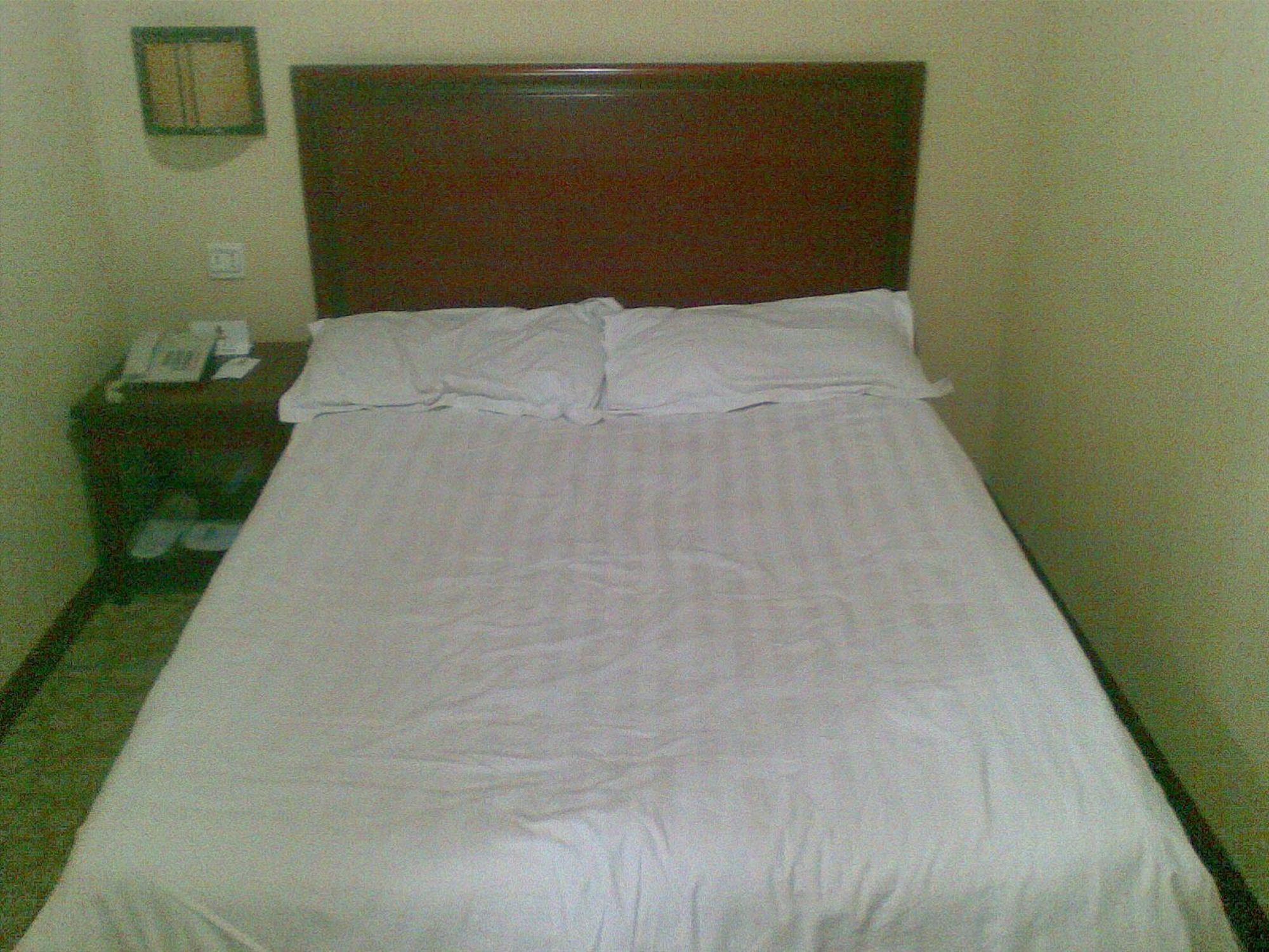 Accompanying Hotel·Yipin (Shanghai Lujiazui Financial and Trade Zone) 3*