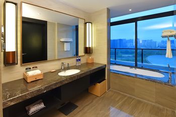 Grand Skylight International Hotel Huizhou 5*