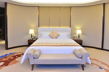 Grand Skylight International Hotel Huizhou 5*