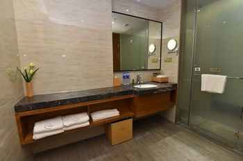 Grand Skylight International Hotel Huizhou 5*