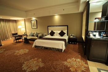 Country Garden Phoenix Hotel, XingAnMeng 5*