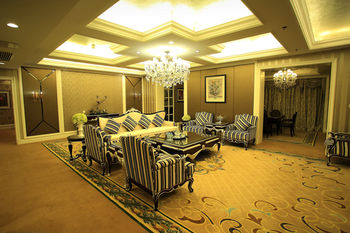 Country Garden Phoenix Hotel, XingAnMeng 5*