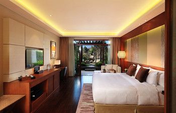 HUALUXE Hotels and Resorts KUNMING 5*