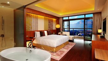 HUALUXE Hotels and Resorts KUNMING 5*