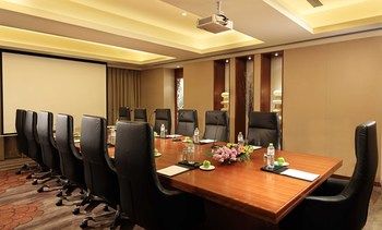 HUALUXE Hotels and Resorts KUNMING 5*