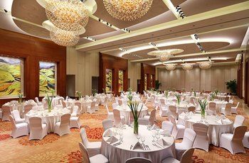 HUALUXE Hotels and Resorts KUNMING 5*
