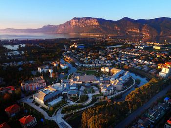 HUALUXE Hotels and Resorts KUNMING 5*