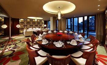 HUALUXE Hotels and Resorts KUNMING 5*