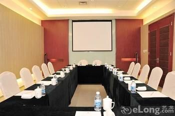 Minglan Holiday Hotel 3*