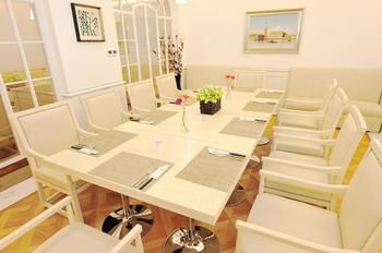 Minglan Holiday Hotel 3*