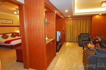 Adange Hotel 4*