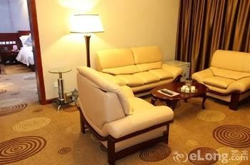Adange Hotel 4*